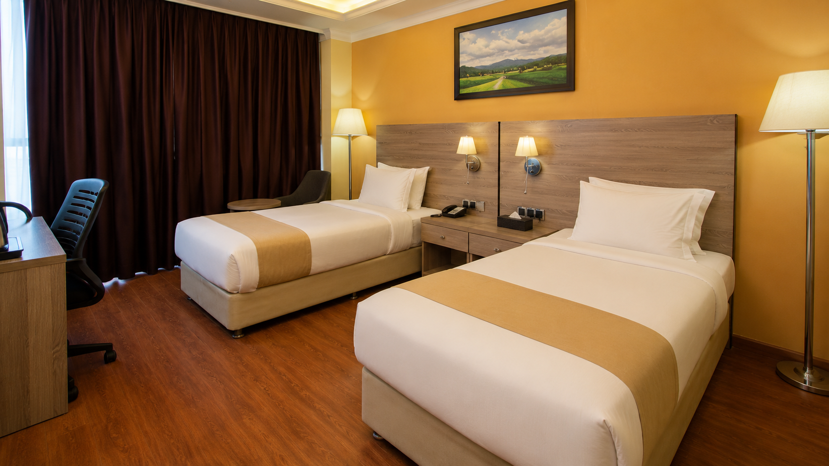Standard Twin at Holiday Hotel